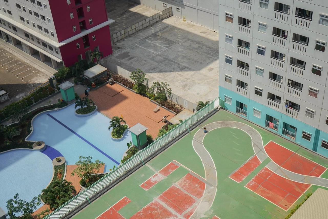 Apartment Furnished 2br Mall Access At Pramuka By Travelio *